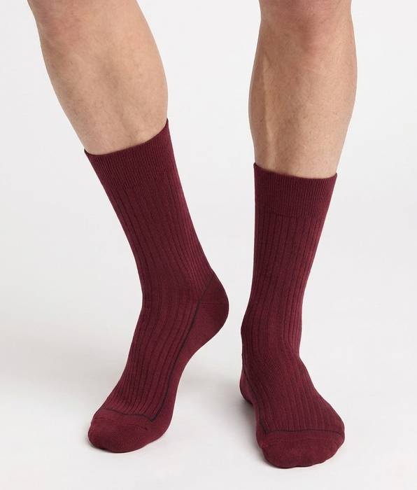 DIM Chaussettes homme côtelées coton rouge sangria La Mode