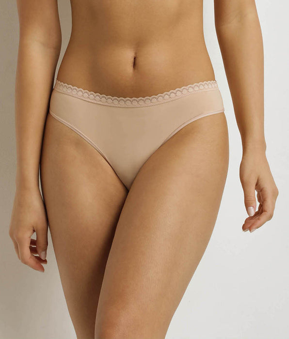 DIM String femme avec dentelle Nude Daily Micro