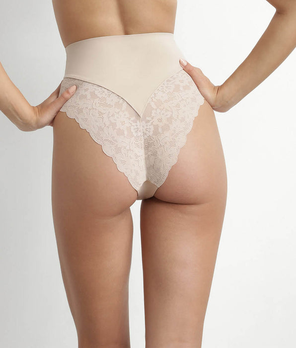 DIM String galbant taille haute microfibre et dentelle Nude Dim Silhouette Elegance