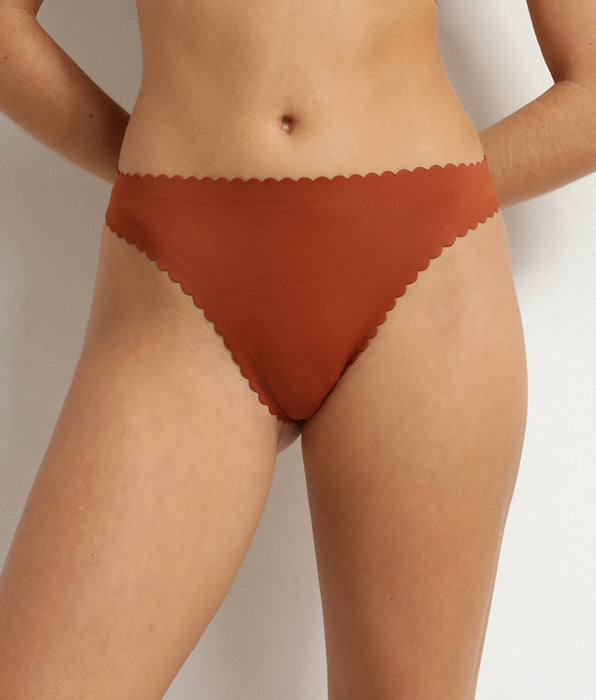 DIM String femme Brun Cannelle en microfibre Dim Body Touch