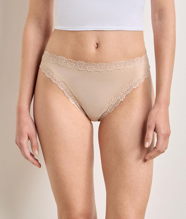 DIM String femme en microfibre et dentelle Nude Dim