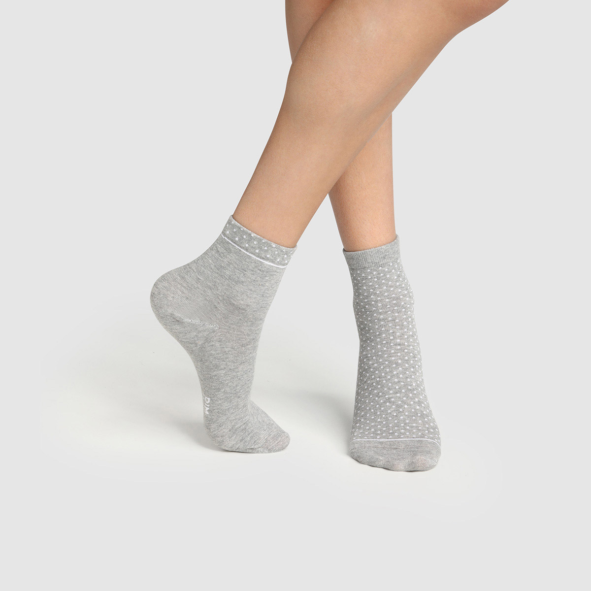 Mi-chaussettes femme gris TU Eco DIM : le lot de 5 paires de mi-chaussettes  à Prix Carrefour